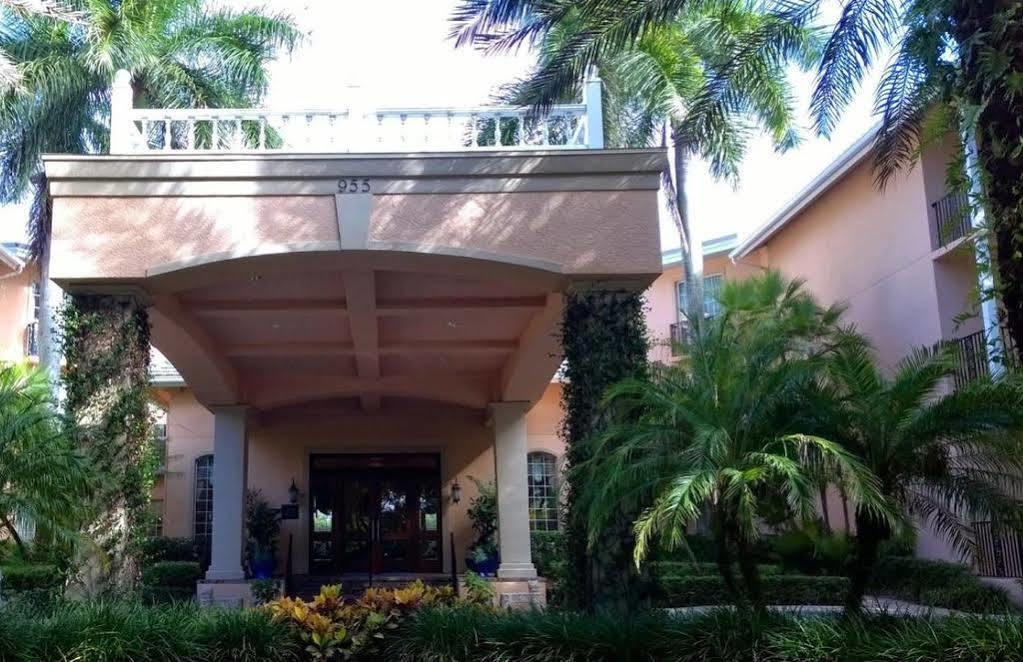 The Capri 4* North Naples